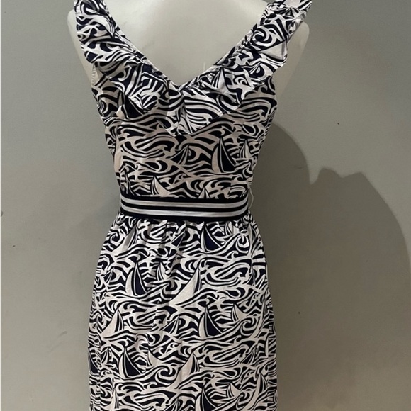 NWT Vineyard Vines Rough Seas Ruffle Dress.  Size Small - Picture 3 of 7